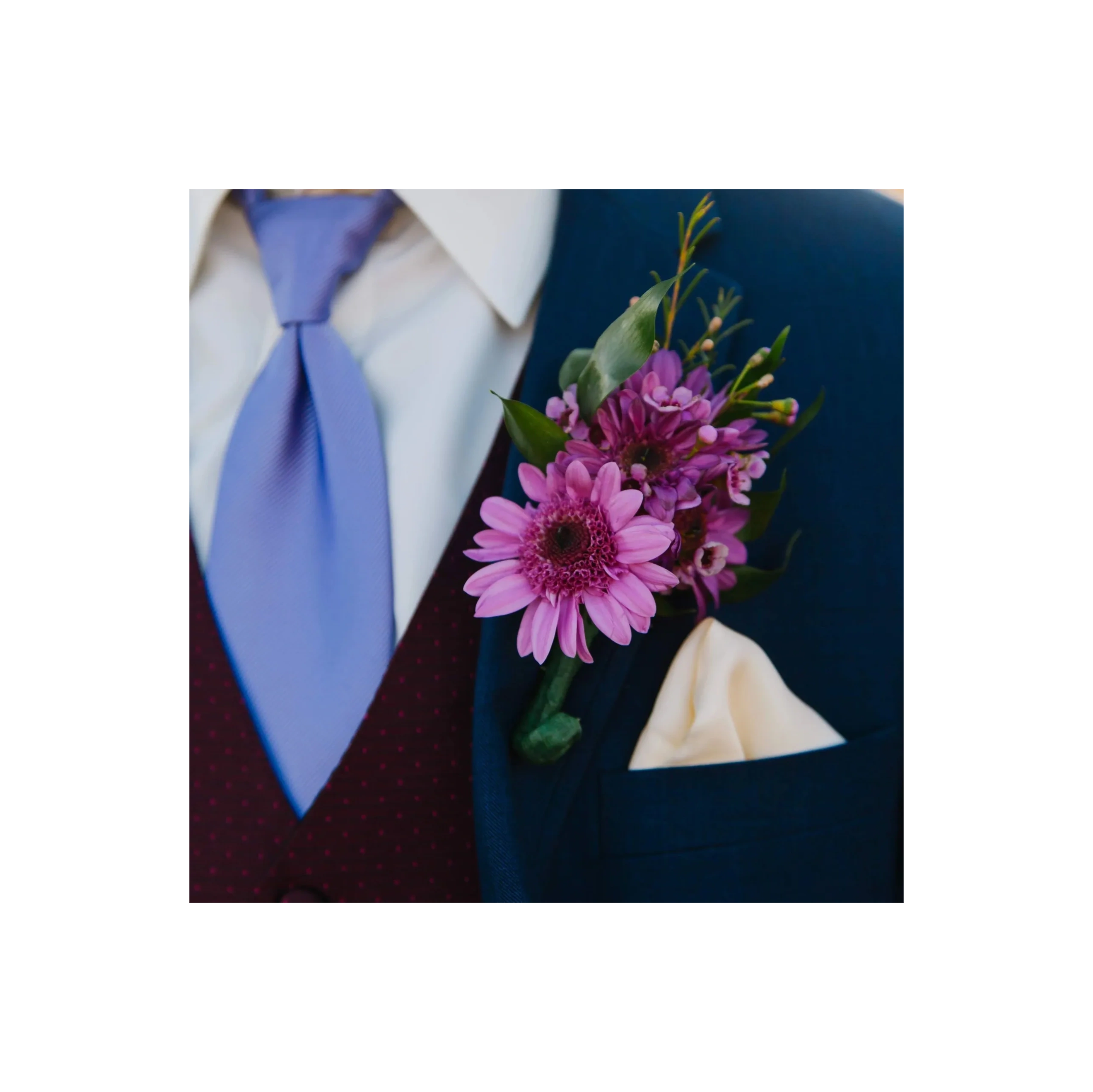 Groom's boutonniere with pink flowers